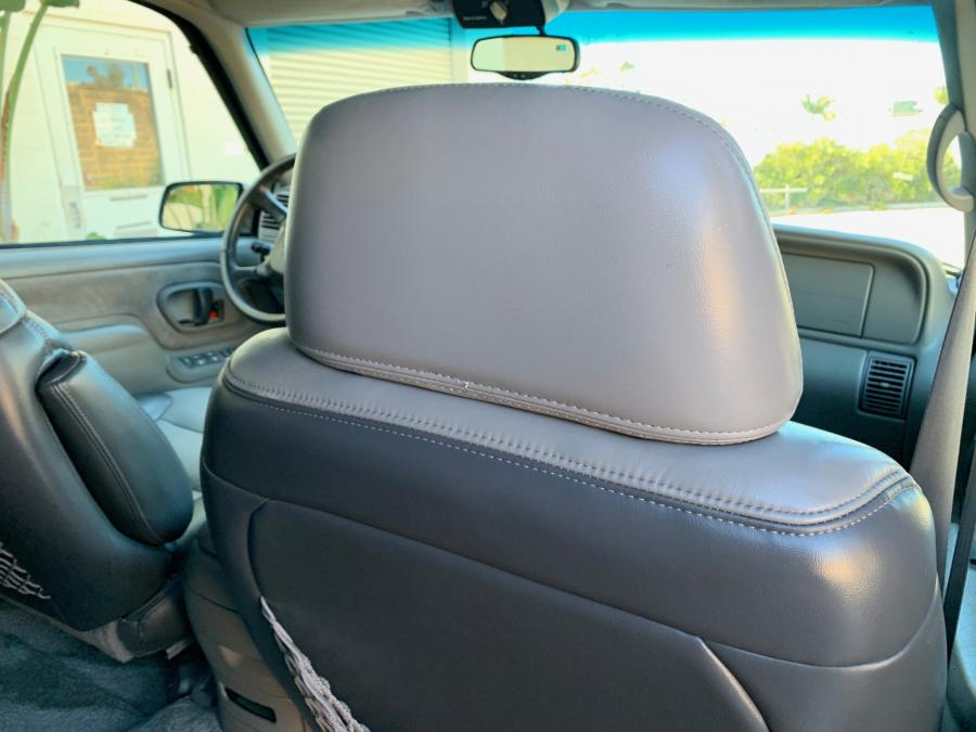 Детали интерьера Chevrolet Tahoe Limited (GMT840) 2000 года  (фото 148 из 233)